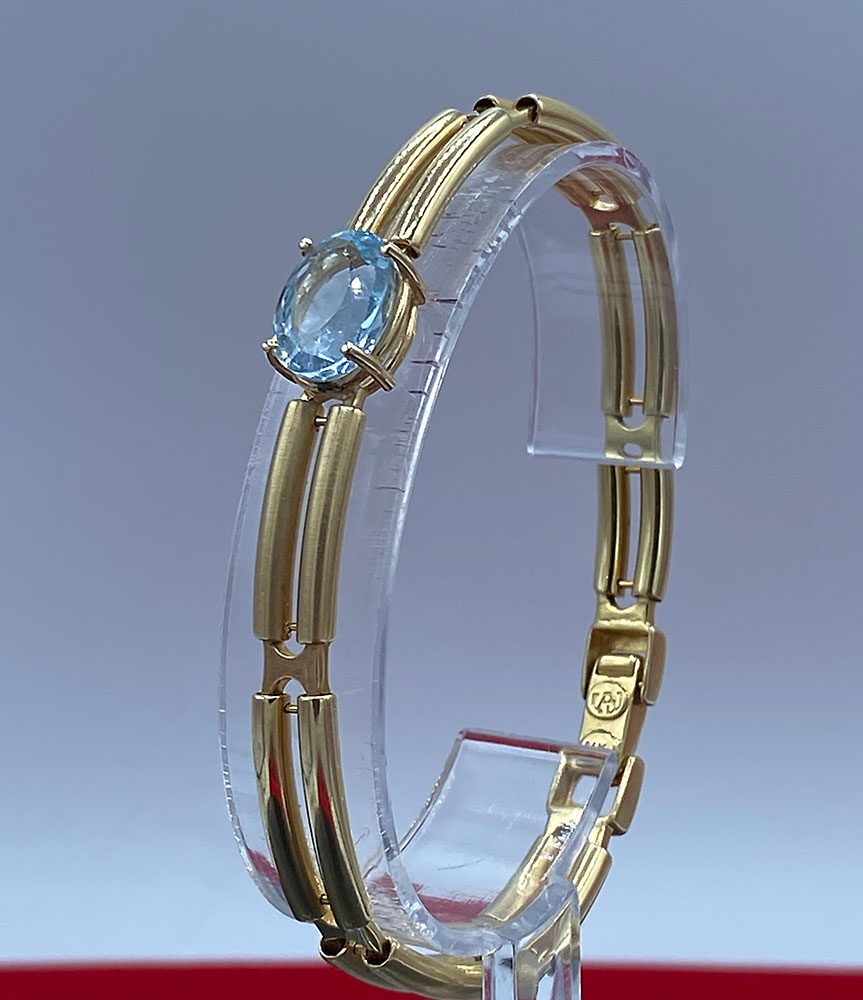 14k Yellow Gold Blue Topaz Bracelet 